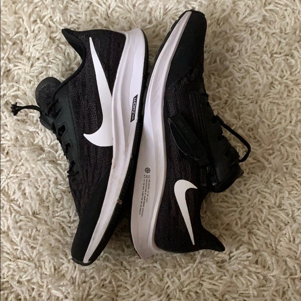 Nike Air Zoom Pegasus 36 FlyEase Women’s shoe